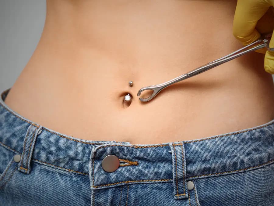 Mersin Göbek Piercing kapak görseli
